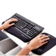 Suport ergonomic Fellowes Plush Touch Microban, pentru tastatura, negru